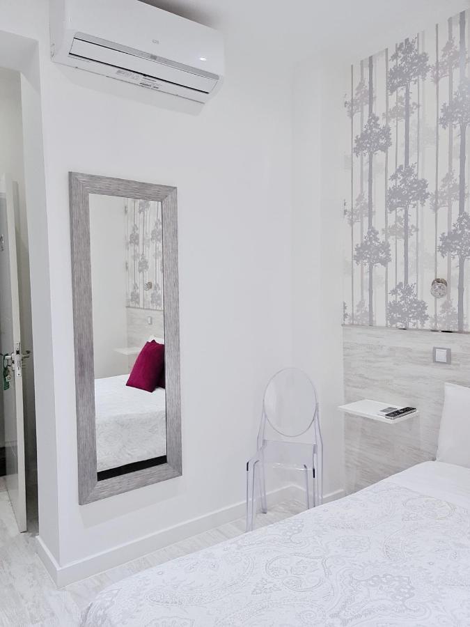 Hostal Met Madrid Exterior foto
