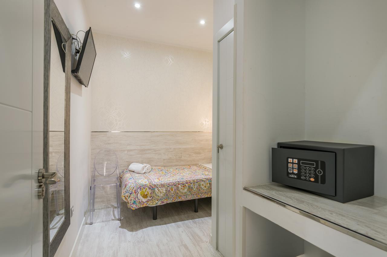 Hostal Met Madrid Exterior foto